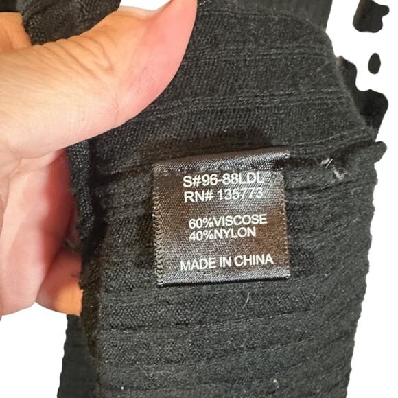 Olivaceous Black Ribbed Textured Long Sleeve Button Front Maxi Dress Women Sz S - Picture 8 of 9